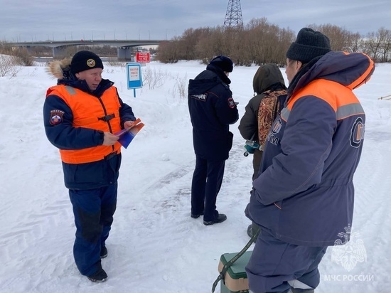 Новгородцам напомнили об опасности выхода на лёд