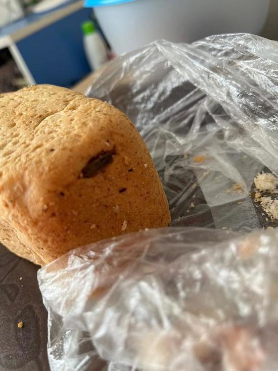 В Оренбурге в одной из пекарен продают хлеб с «начинкой»