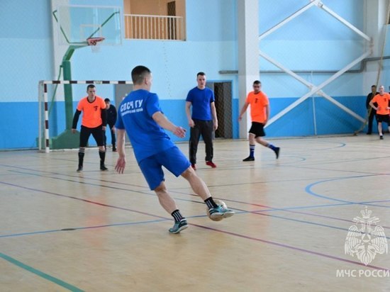 Чемпионат по мини-футболу прошел среди спасателей МЧС России по Приморью