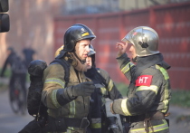 На улице Невскому в Советске произошло возгорание трехэтажного нежилого здания довоенной постройки