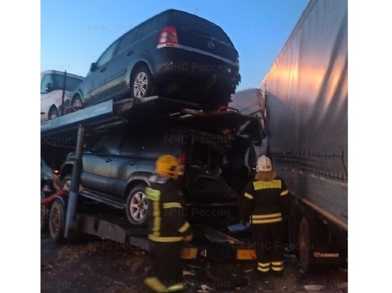 ДТП с фурой и автовозом перекрыло трассу М-3 «Украина» в Калужской области