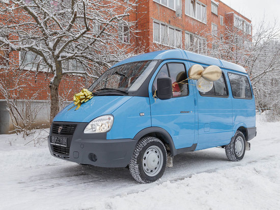 Многодетные семьи в Большой Туле и Алексине получили автомобили