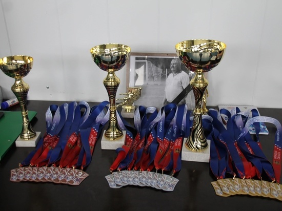 Унечская команда победила в брянском турнире по мини-футболу