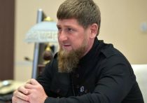 Пресс-секретарь Кремля Дмитрий Песков сообщил о том, что сегодня, в понедельник президент России Владимир Путин проведет рабочую встречу с главой Чечни Рамзаном Кадыровым