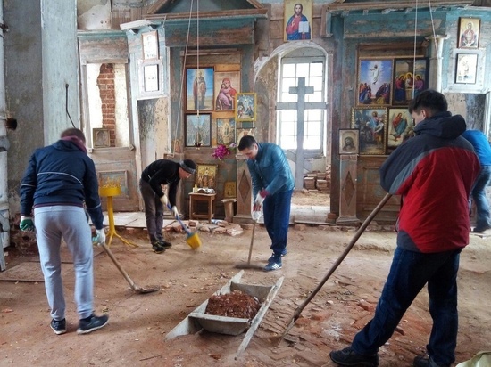 Жительница Санкт-Петербурга решила восстановить церковь в Локнянском районе