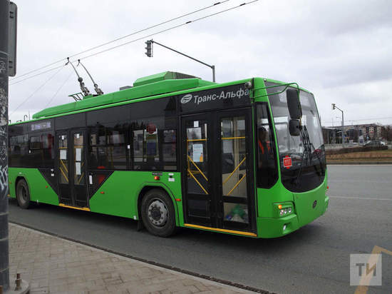 Троллейбусы в Казани пока не ходят из-за огромной лужи в центре города