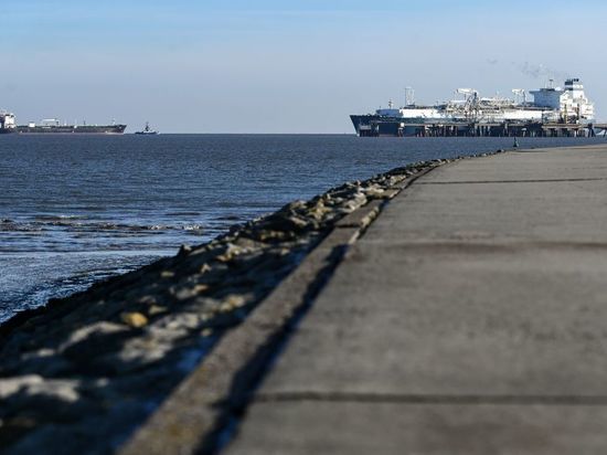 Экспорт российских нефтепродуктов упал после введения эмбарго