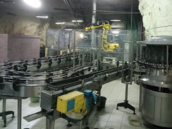 Под Артемовским заводом обработки металлов коммуникации уходят на 300 метров вглубь