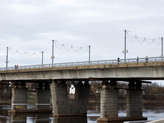 Ограничение движение вводится на Ольгинском мосту в Пскове с 15 марта по 3 июля