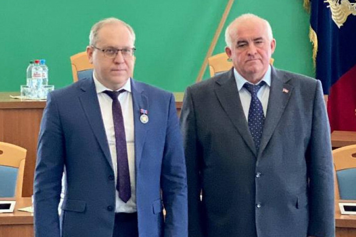 Костромской губернатор вручил региональные знаки отличия сотрудникам обладминистрации