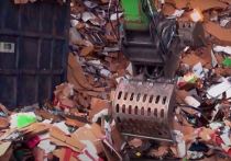 Рабочие мусоросжигательных заводов в Иври-сюр-Сен, Исси-ле-Мулено и в Сент-Уэн в Париже бастуют