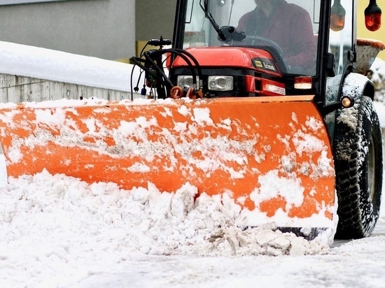 Андрей Чибис поручил решить проблему с уборкой снега в Октябрьском округе Мурманска