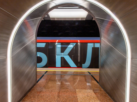 Большая кольцевая линия метро — рекорды и достопримечательности