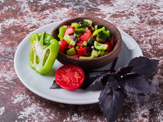Приготовьте это блюдо в Великий пост: салат с запеченными овощами