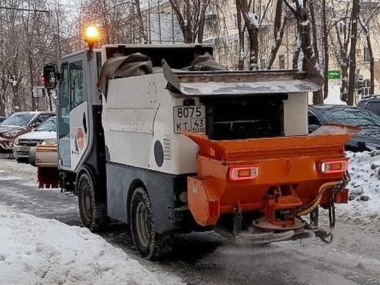 В Слободском избили водителей снегоуборочной техники за работу в ранний час
