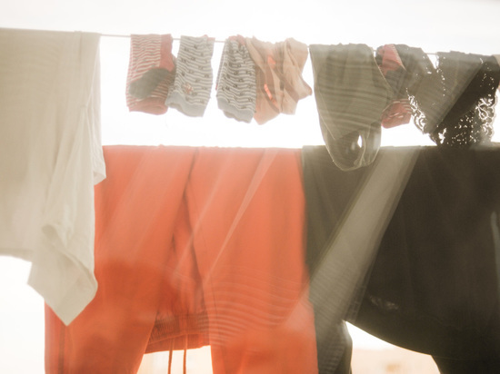 Почему ни в коем случае нельзя сушить одежду на батарее и к чему это может привести