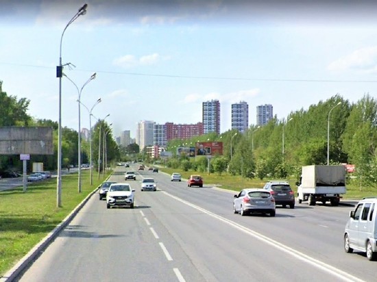 На Сортировке в Екатеринбурге столкнулись четыре легковушки и грузовик