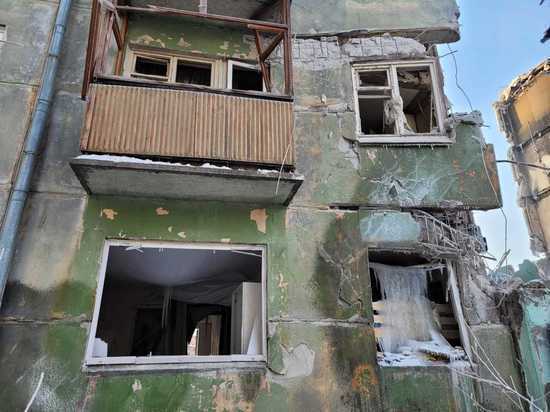 В мэрии Новосибирска поручили срочно снести разрушенный  дом на Линейной