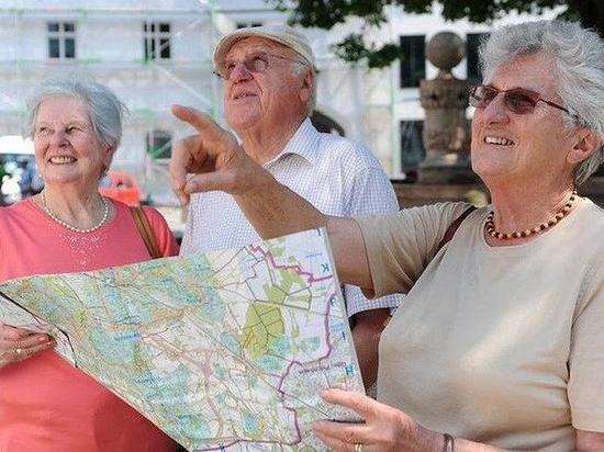 Российским пенсионерам разрешат не платить за экскурсии