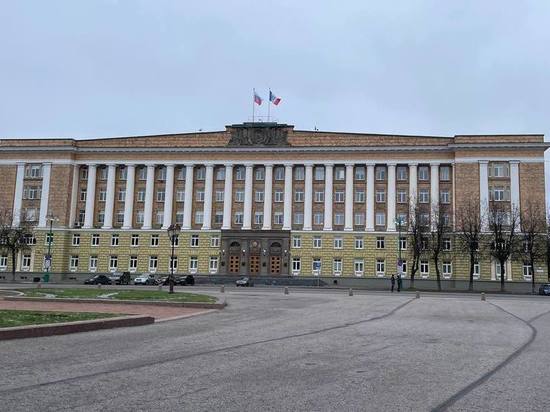 В Великом Новгороде прошли учения по предотвращению теракта на площади Победы-Софийская