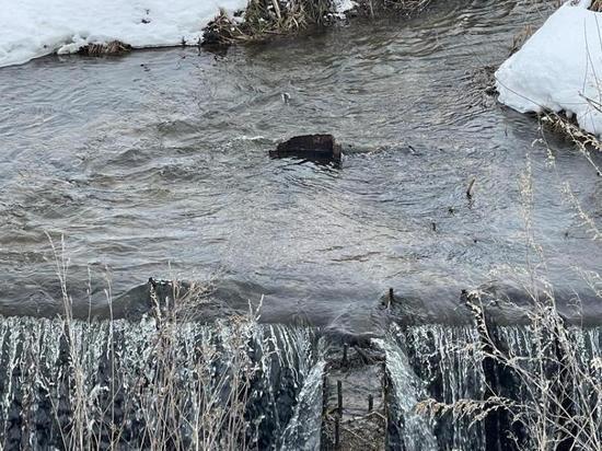 Под Рязанью 10-метровая плотина на реке Шумка оказалась под угрозой прорыва