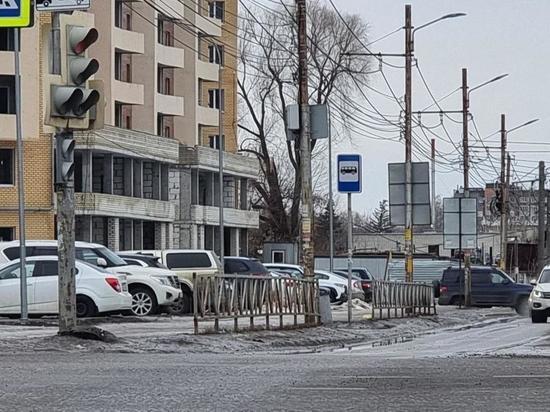 14 марта на Солотчинском шоссе в Рязани ветер повредил светофор