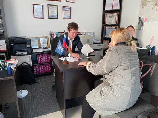 Активисты 29 округа Краснодара попросили депутата Гордумы Андрея Раззоренова открыть библиотеку