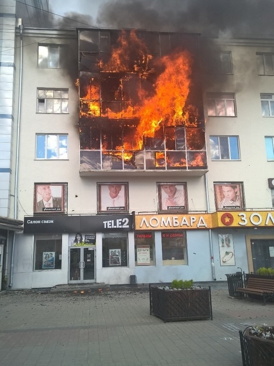 В центре Екатеринбурга отремонтируют дом, где произошел сильный пожар