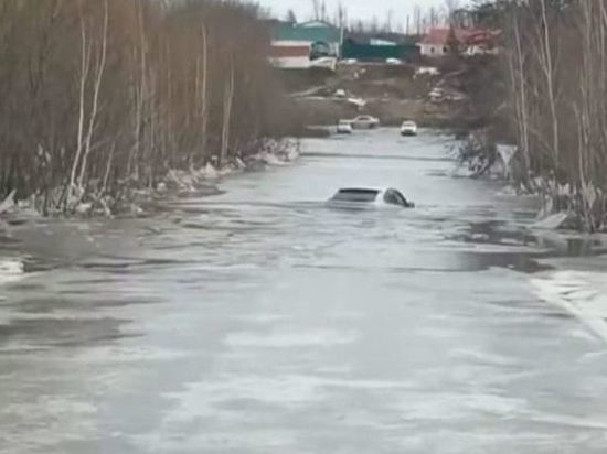 В Лебедянском районе утонул автомобиль