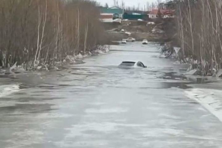 Приснилось что утонул автомобиль