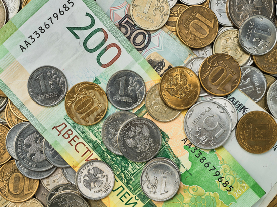 Эксперт предполагает резкое падение рубля при дальнейшем закрытии банков в США