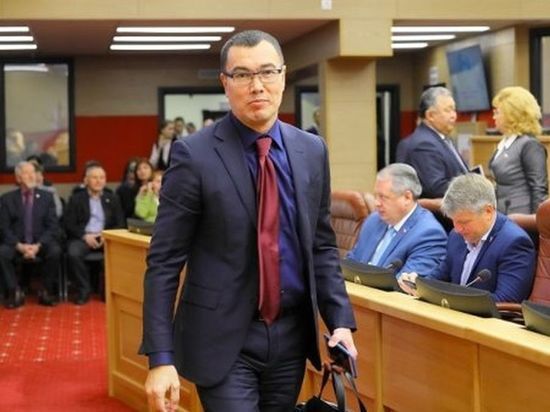 Депутат Евгений Сарсенбаев собрался вернуться в КПРФ