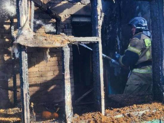 Два человека погибли в результате пожара в квартире под Энгельсом