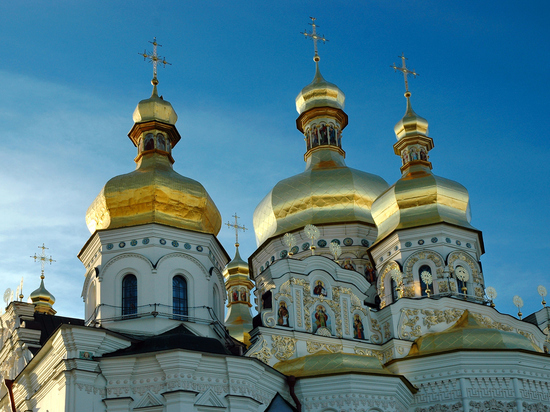 "Украинская православная церковь является заложницей в руках политической власти"