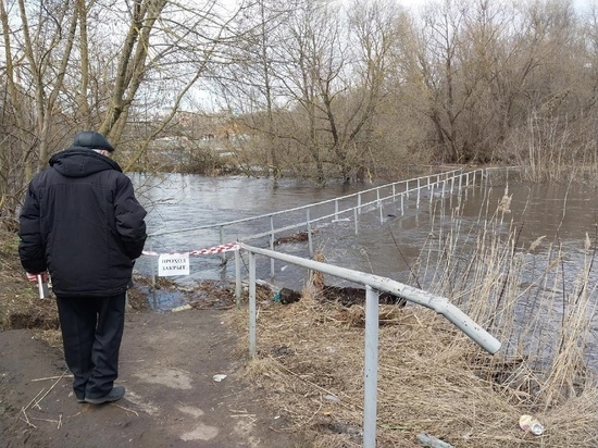 В Курске из-за паводка закрыли низководные мосты в Стрелецкой слободе
