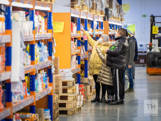 Роспотребнадзор выявил нарушения в 11% продуктов на прилавках магазинов в РТ