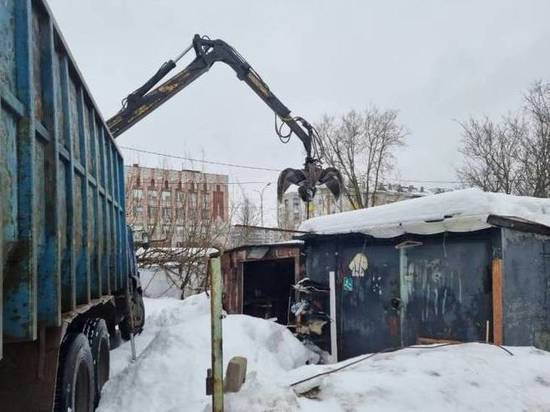 В Архангельске продолжается снос несанкционированных сооружений