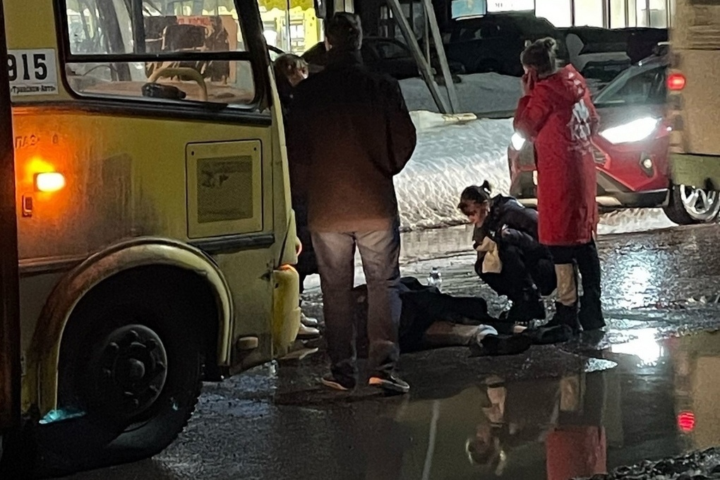 В Ярославле маршрутка сбила девушку-пешехода