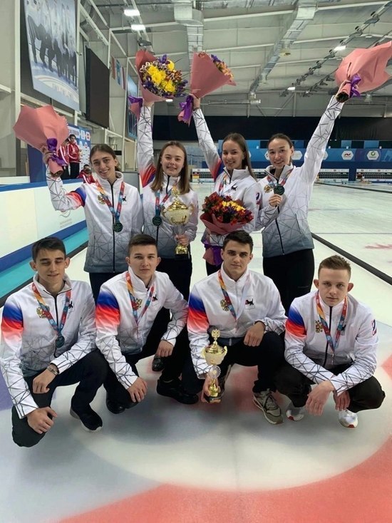 Спортсмены Приангарья завоевали медали на российской спартакиаде молодежи по керлингу