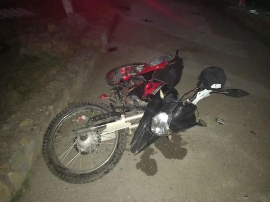 Мотоциклист без прав на Ставрополье разбился в столкновении с иномаркой