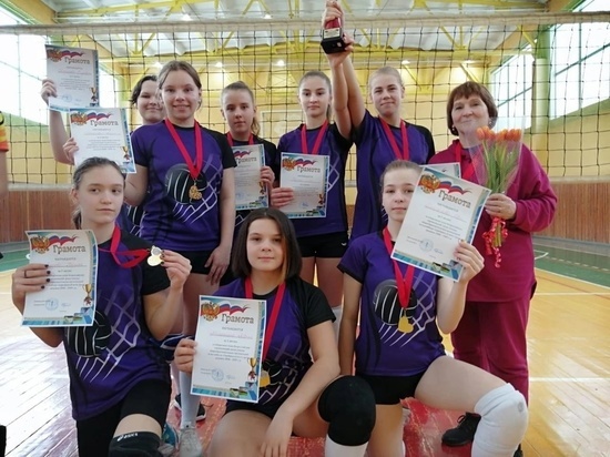 Школьницы из Сегежи выиграли окружной турнир по волейболу