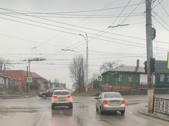 В Курске на перекрестке Бочарова и Красной Армии два дня не работает светофор