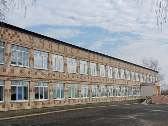 В середине августа в Долгоруковском районе капитально отремонтируют школу