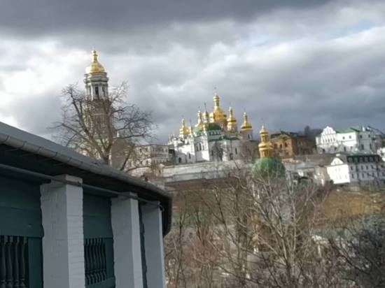 В УПЦ заявили о внезапно почерневших крестах в Киево-Печерской лавре