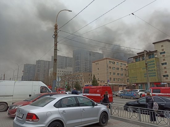 В Ростове по адресу погранслужбы ФСБ РФ РО бушует пожар