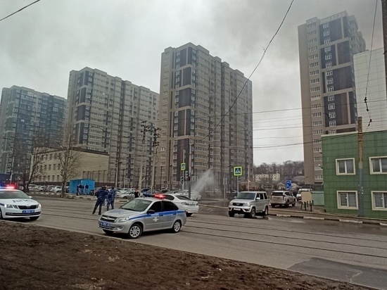 В Ростове перекрыли часть Сиверса из-за пожара в здании региональной погранслужбы ФСБ