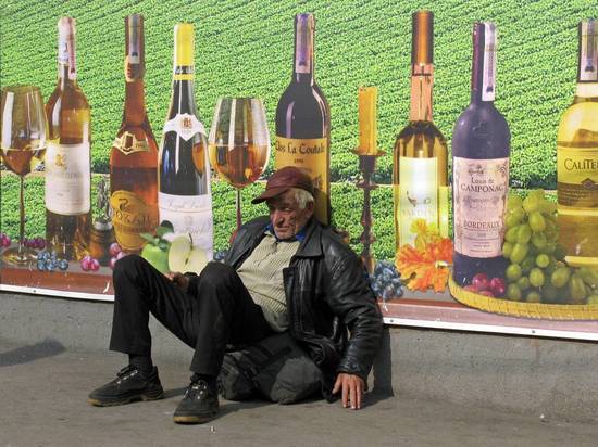О вреде безалкогольного вина предупредил главный нарколог Подмосковья Холдин