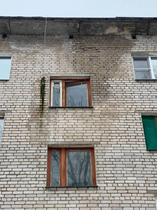 СК и прокуратура проводят проверку по факту падения кирпичей в Тверской области