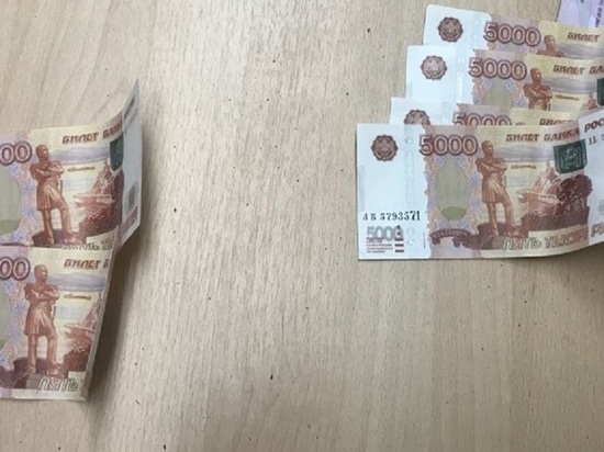 В Твери безработная женщина оплачивала покупки поддельными деньгами