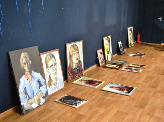  Портретисты Серпухова приглашают на выставку своих работ